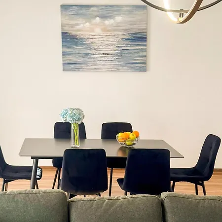 3 Bedroom Awesome In 別荘 Sparagovici