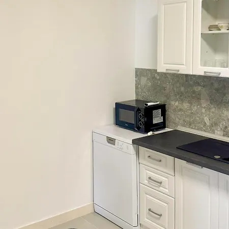 別荘 3 Bedroom Awesome In Sparagovici